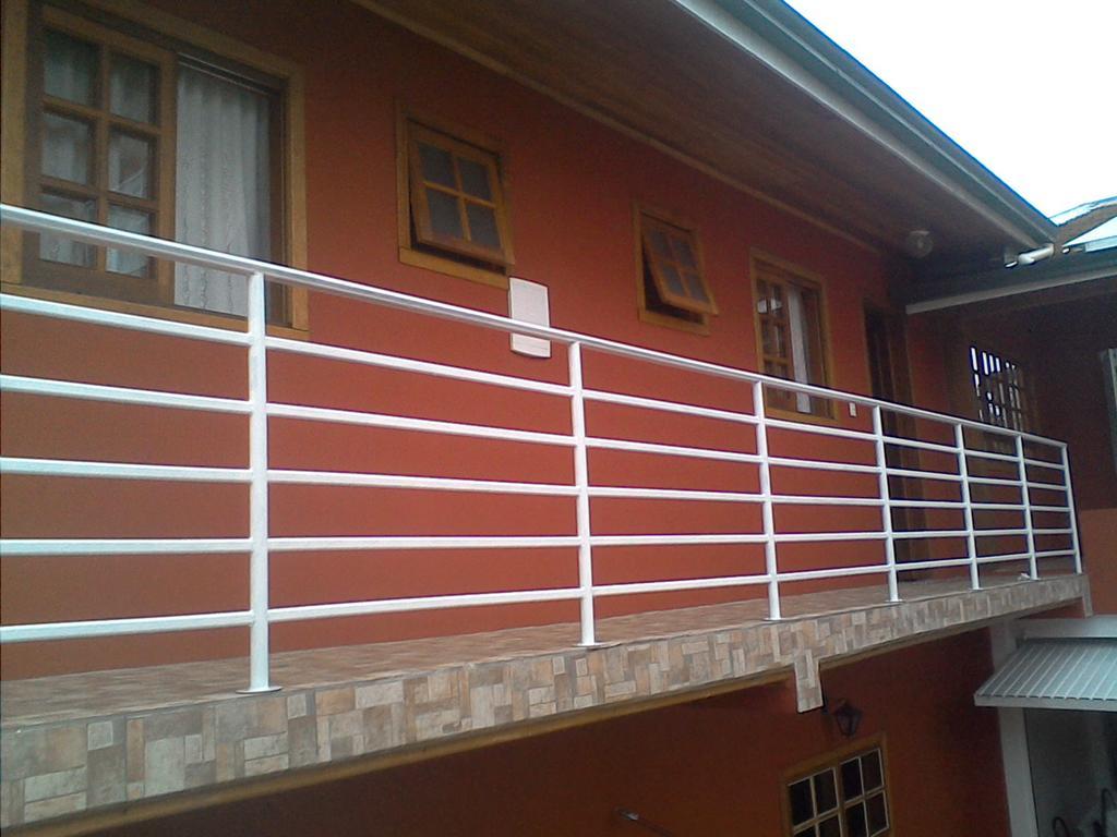 Estudio Dos Bonecos Canela Exterior photo
